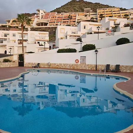 Topfloor Corner Panoramics Views & Pools Апартаменты Адехе