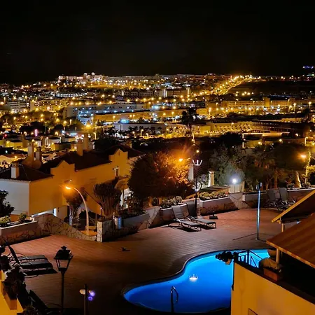 Апартаменты Topfloor Corner Panoramics Views & Pools