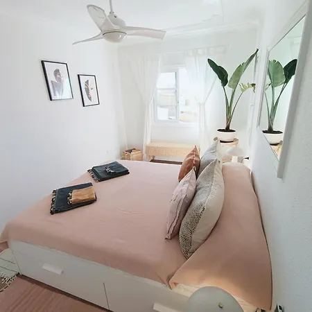 Topfloor Corner Panoramics Views & Pools Апартаменты