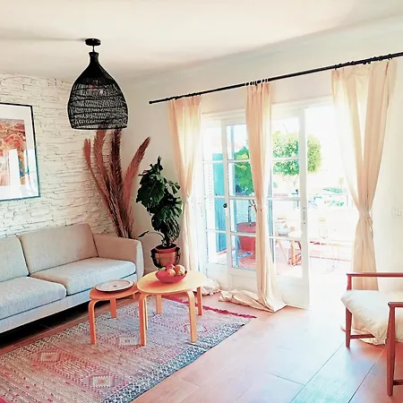 Topfloor Corner Panoramics Views & Pools Адехе