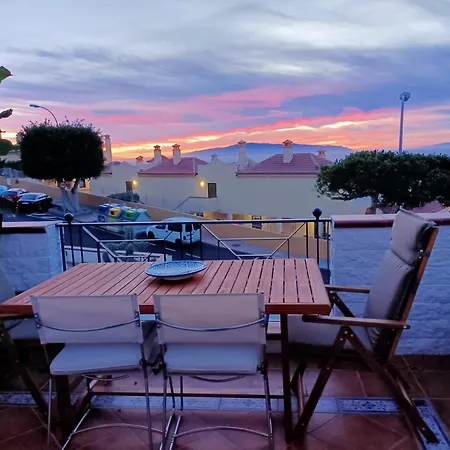Topfloor Corner Panoramics Views & Pools Адехе