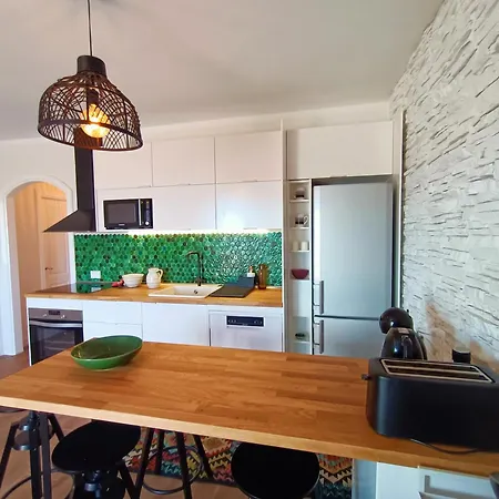 Topfloor Corner Panoramics Views & Pools Апартаменты
