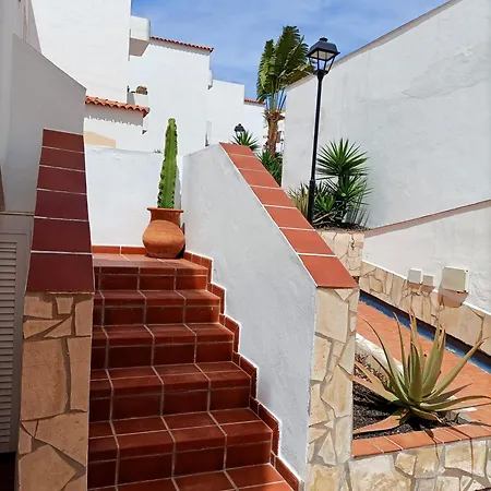 Topfloor Corner Panoramics Views & Pools Апартаменты *
