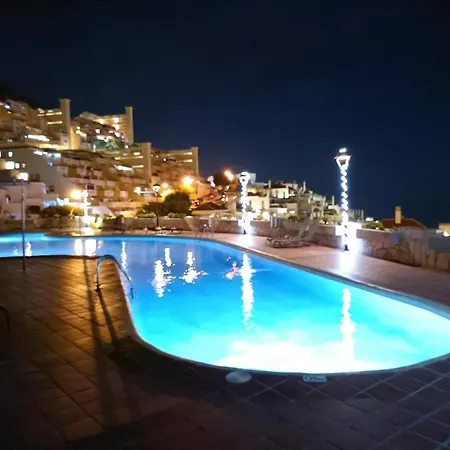Topfloor Corner Panoramics Views & Pools Адехе