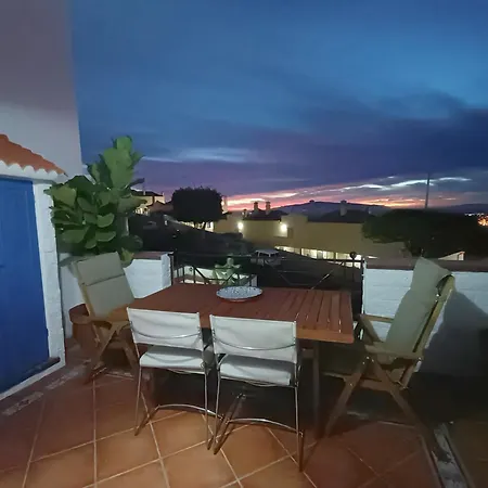 Topfloor Corner Panoramics Views & Pools Διαμέρισμα *