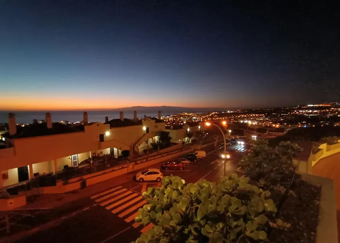 Topfloor Corner Panoramics Views & Pools